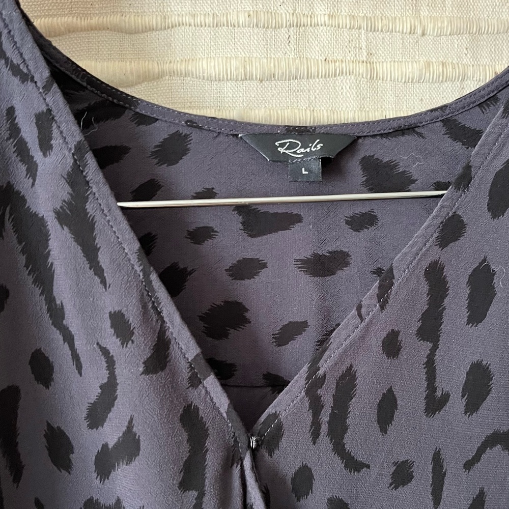 Revolve Rails Hillary Ash Cheetah Wrap Surplice L… - image 5